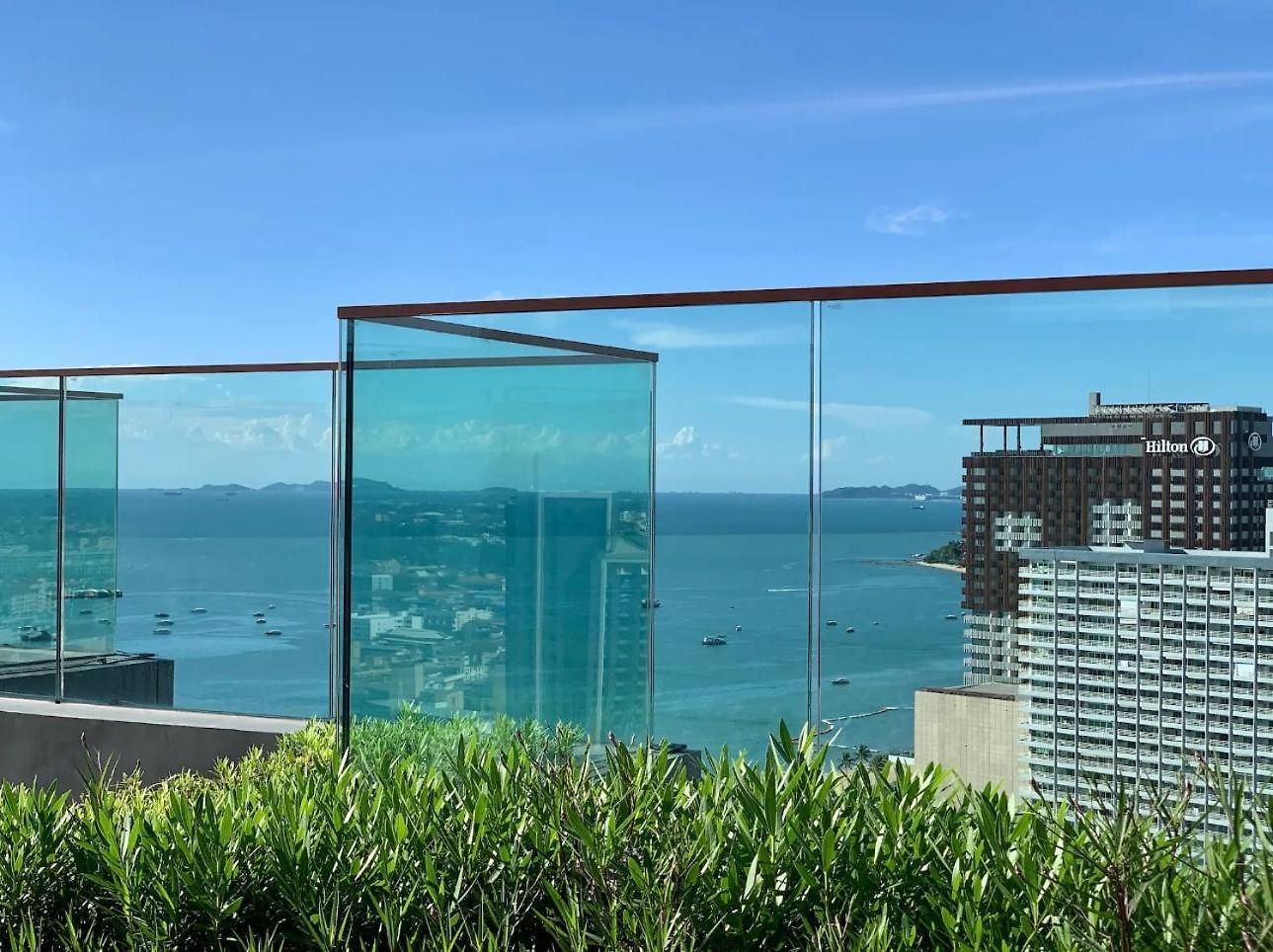 อพาร์ตโฮเทล 503 Edge芭提雅25层正海景大二房二厅二卫, 沙滩+步行街+购物中心 Pattaya