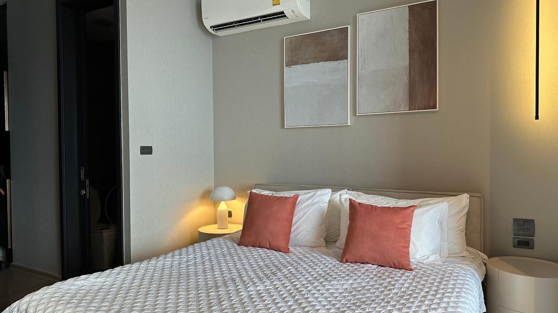 อพาร์ตโฮเทล 502 Edge 25th Floor Sea View With King Size Bed Pattaya