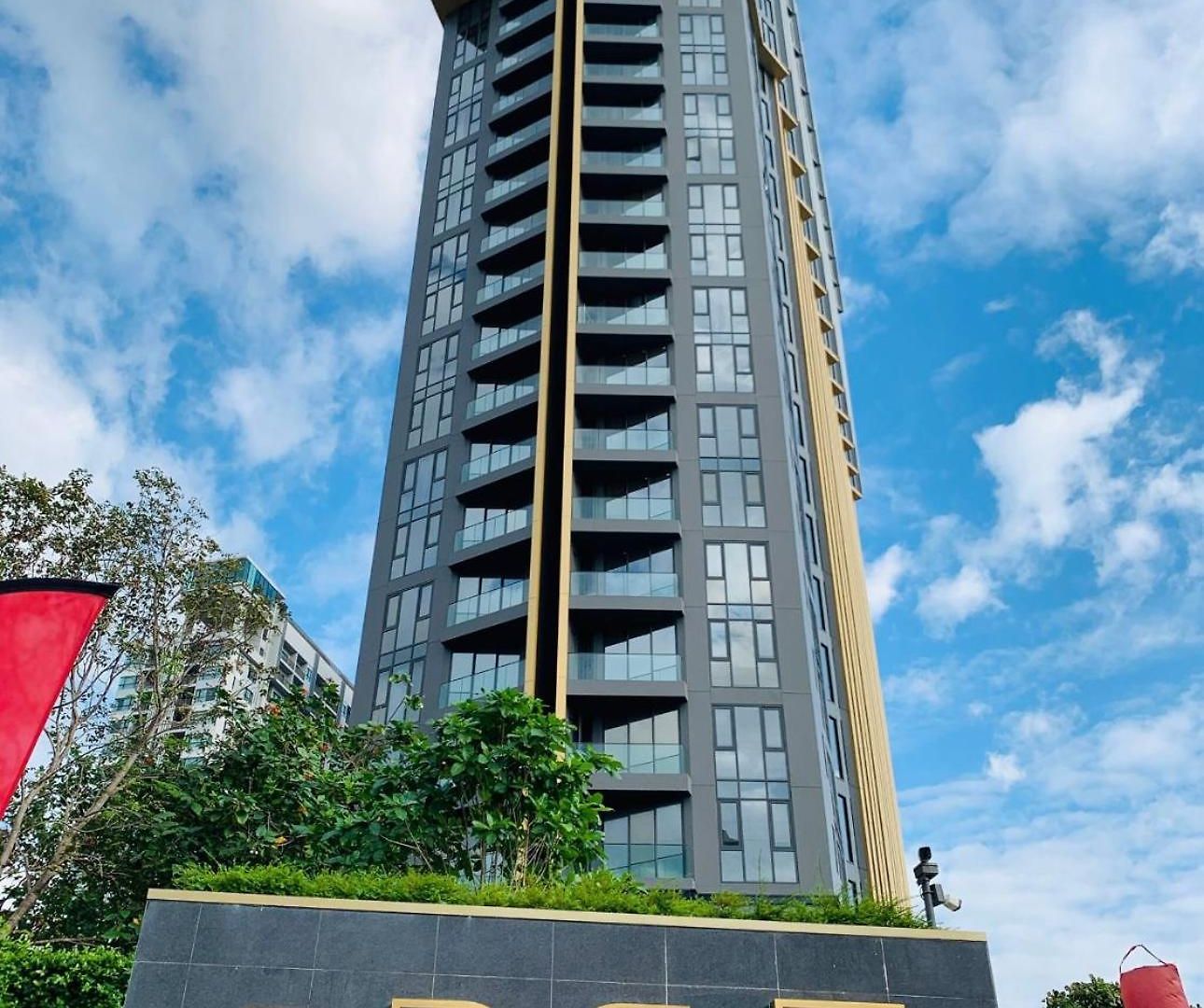 502 Edge 25th Floor Sea View With King Size Bed อพาร์ตโฮเทล 4*