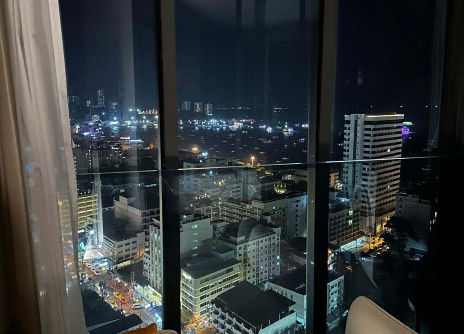 502 Edge 25th Floor Sea View With King Size Bed 4*