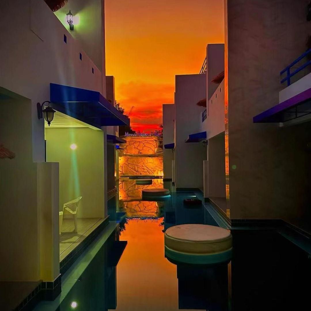 Mona Lisa Pool * Pattaya