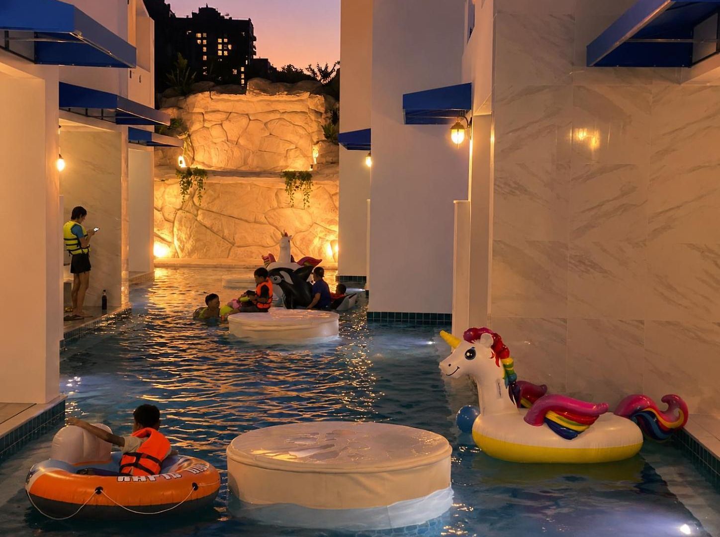 Mona Lisa Pool Pattaya