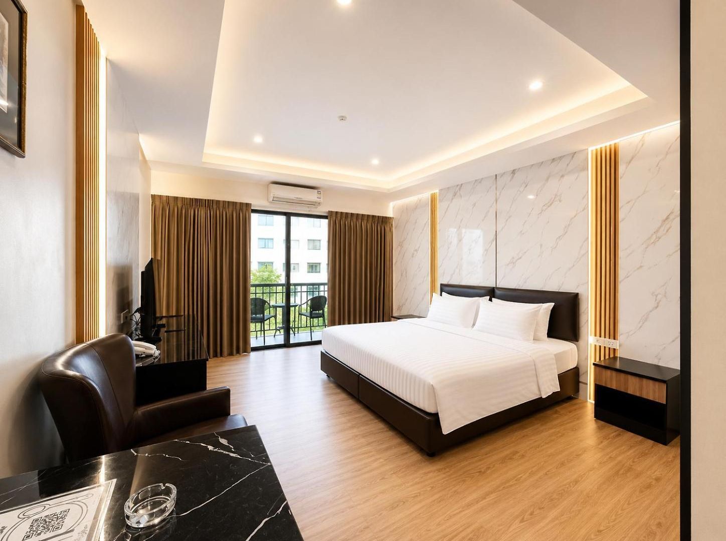 Nova Park โรงแรม