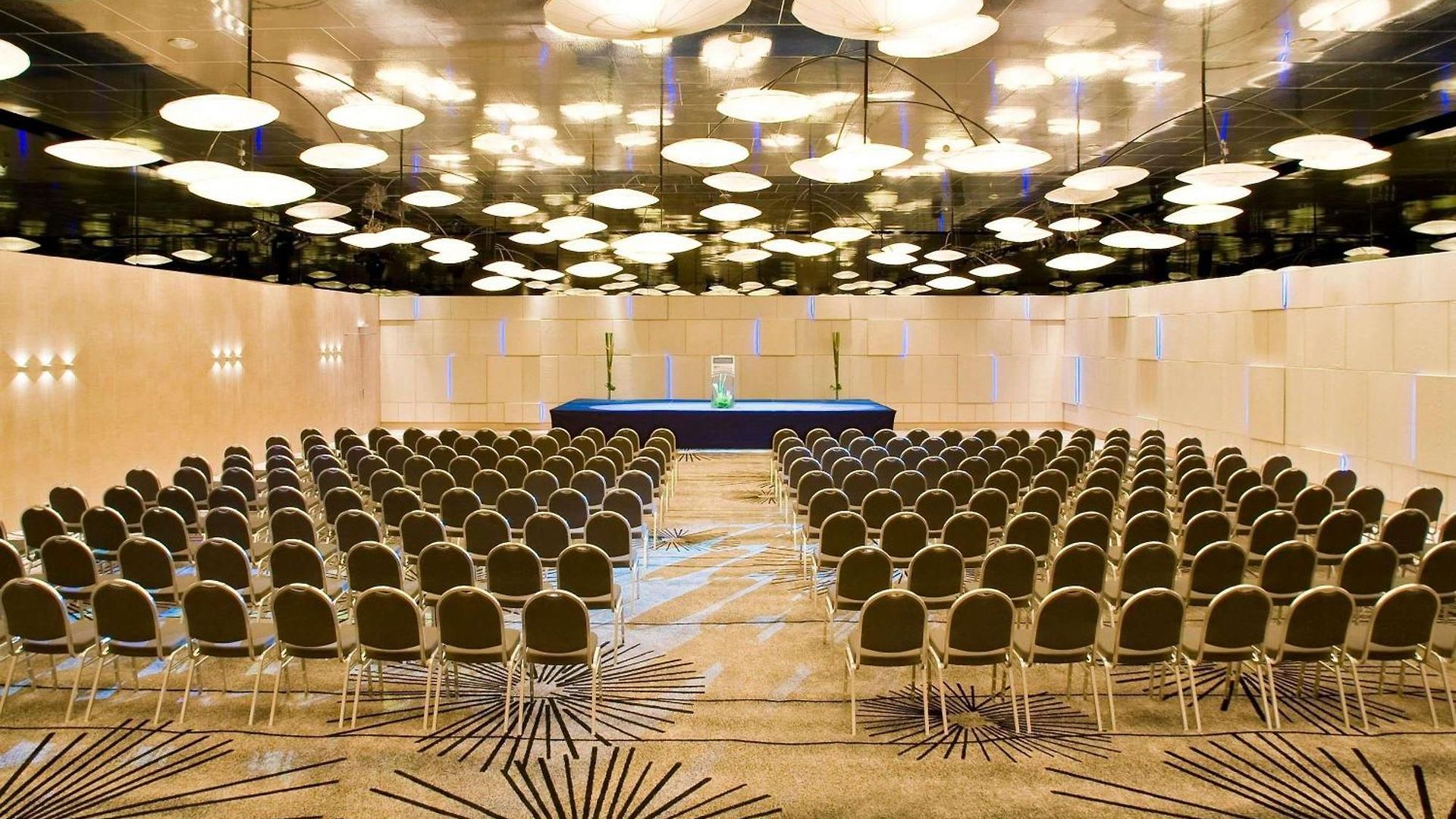 โรงแรม Pullman G Pattaya