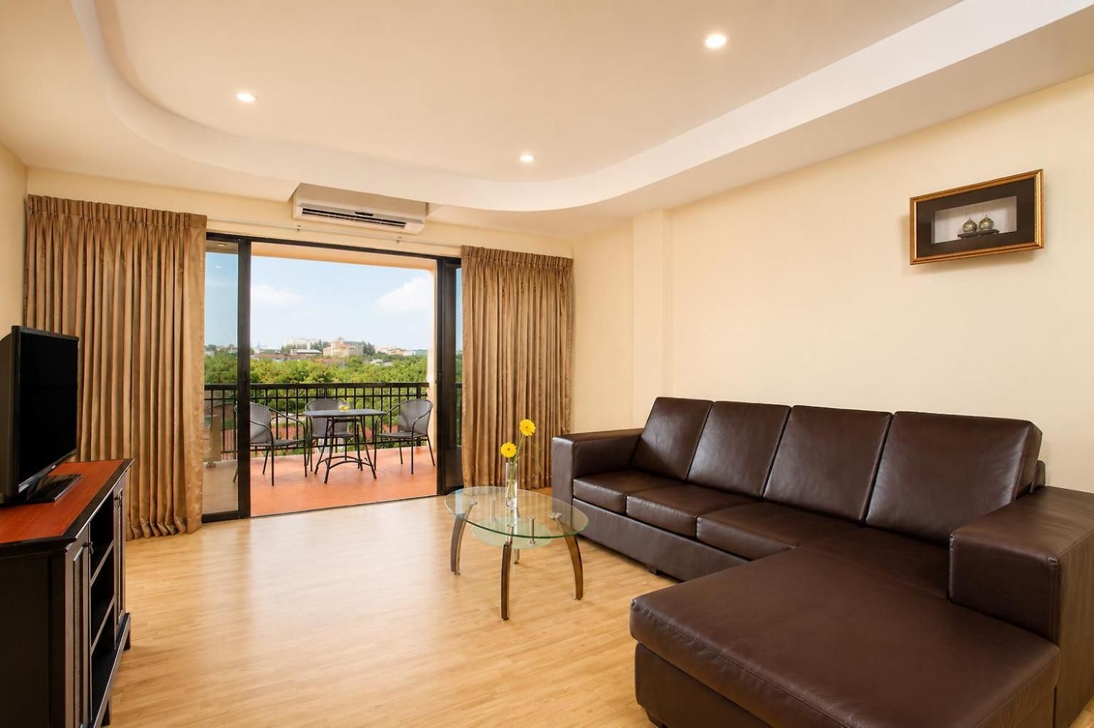 Nova Park โรงแรม
