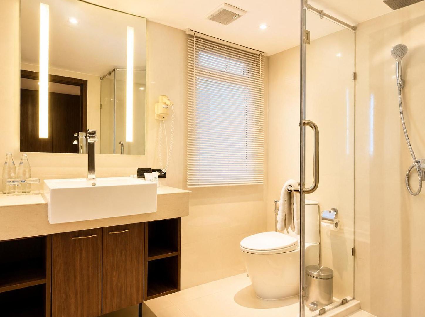 โรงแรม Nova Gold 4*