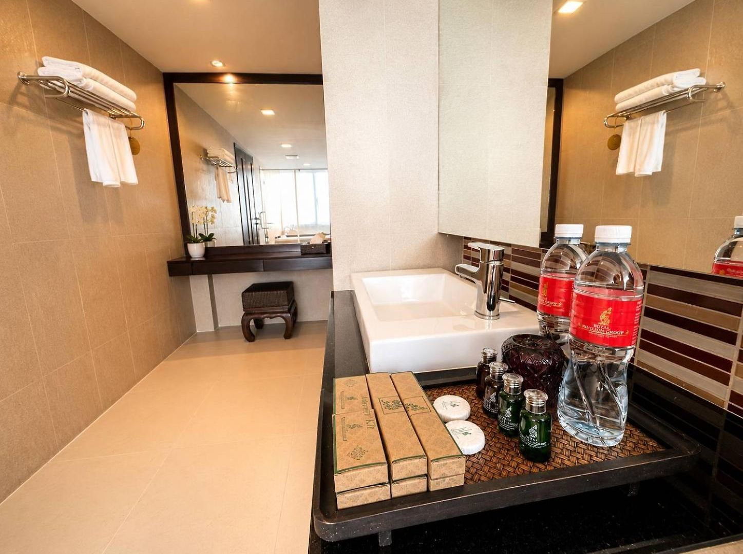 Royal Thai Pavilion Jomtien Hotel 4*
