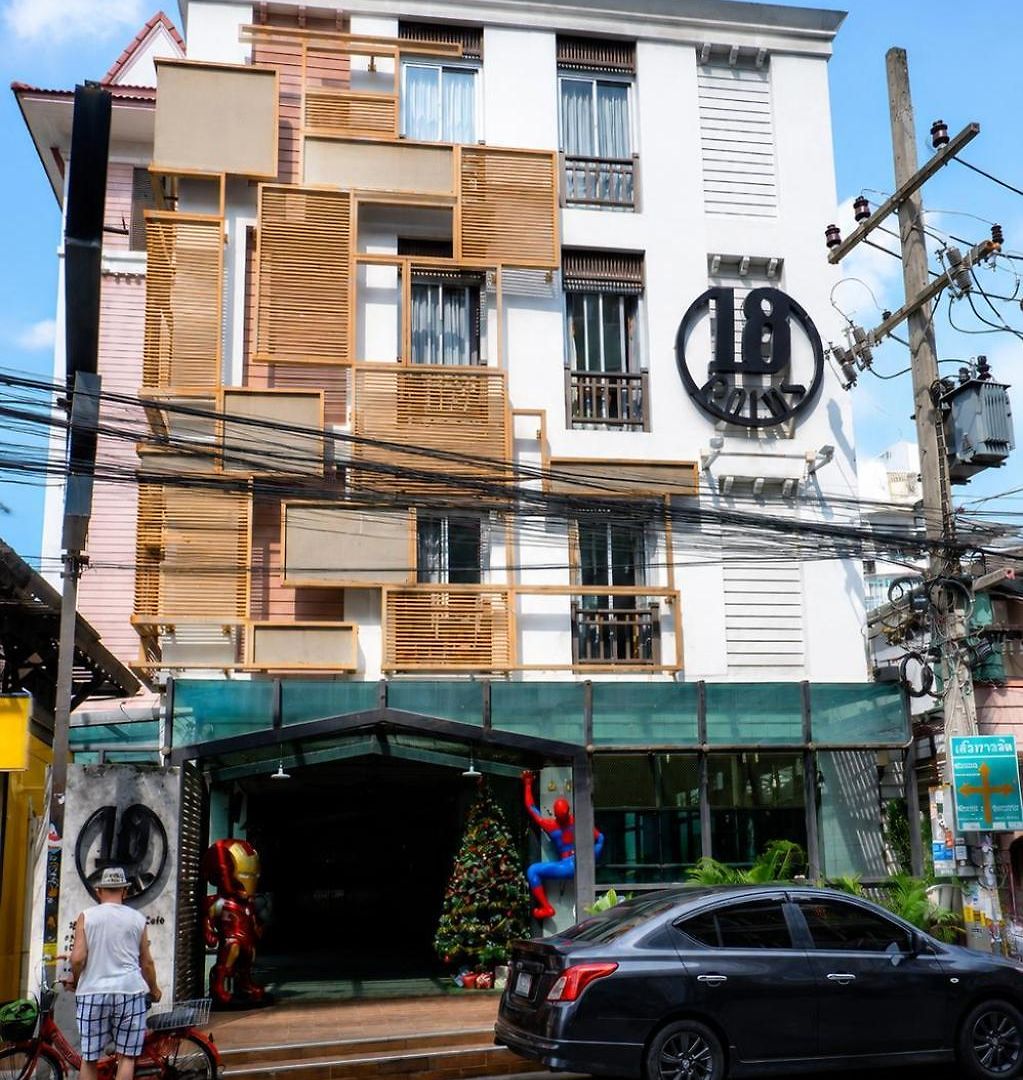 18 Coins Budget Pattaya