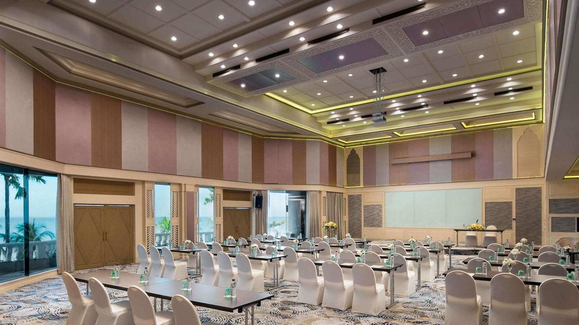 โรงแรม Pullman G Pattaya