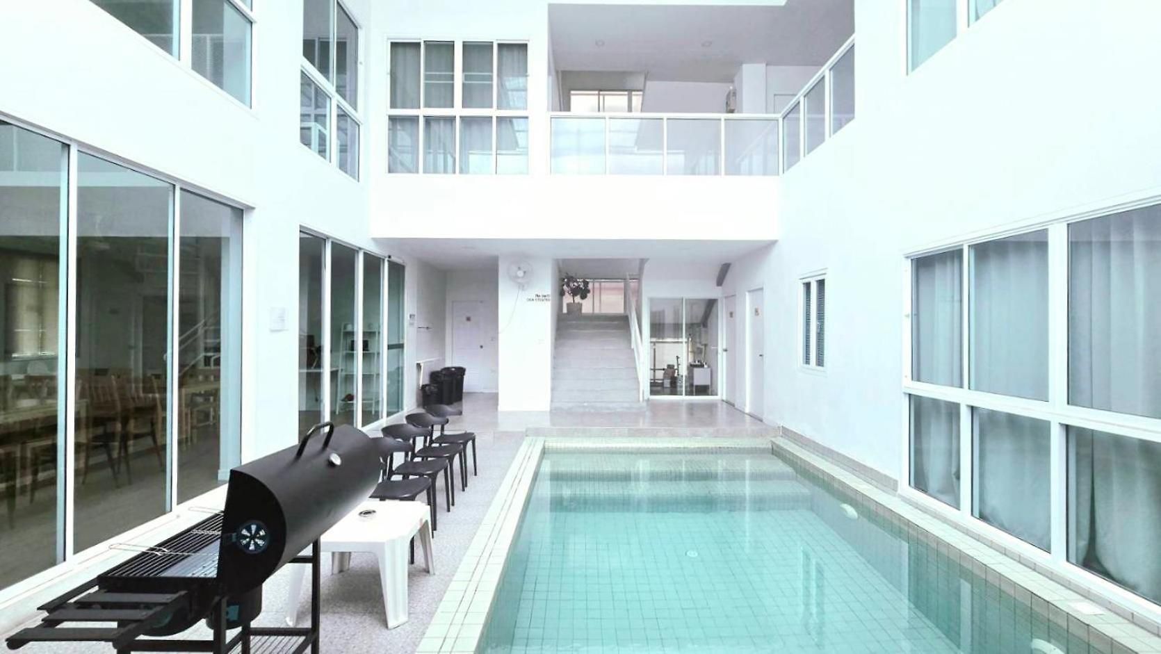 The Inn10 Pool Villa Pattaya, Entire Villa, 9 Bedrooms, Private Indoor Swimming Pool, ดิ อินน์เท็น *
