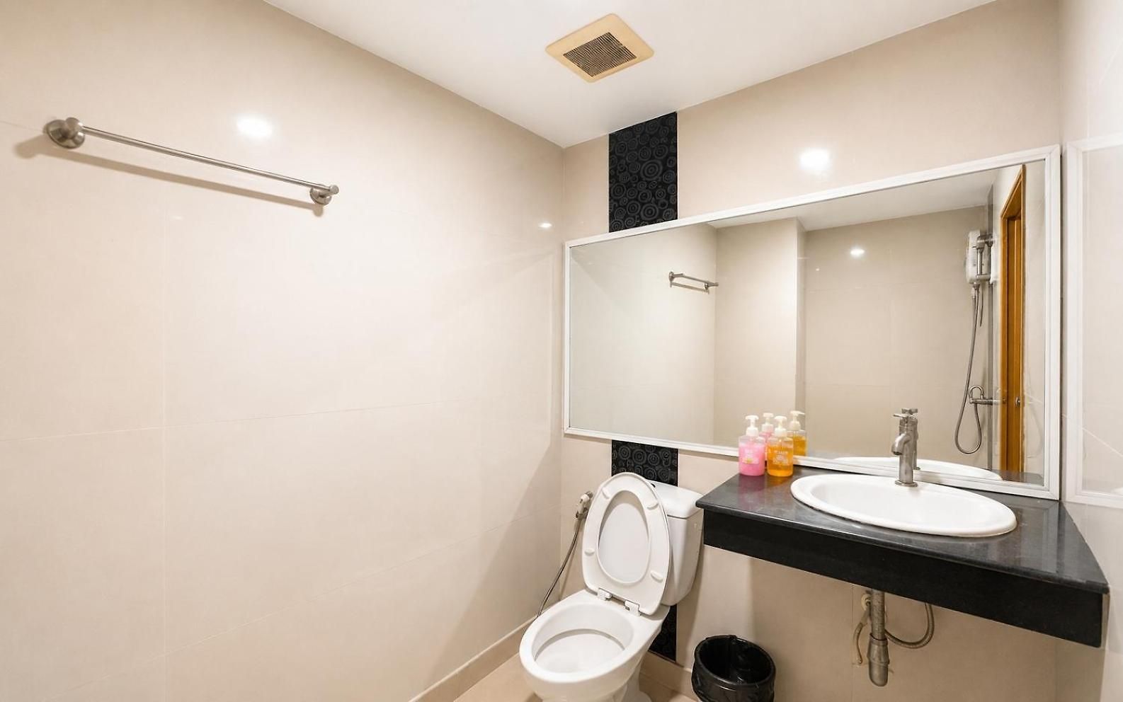 โรงแรม The Esse