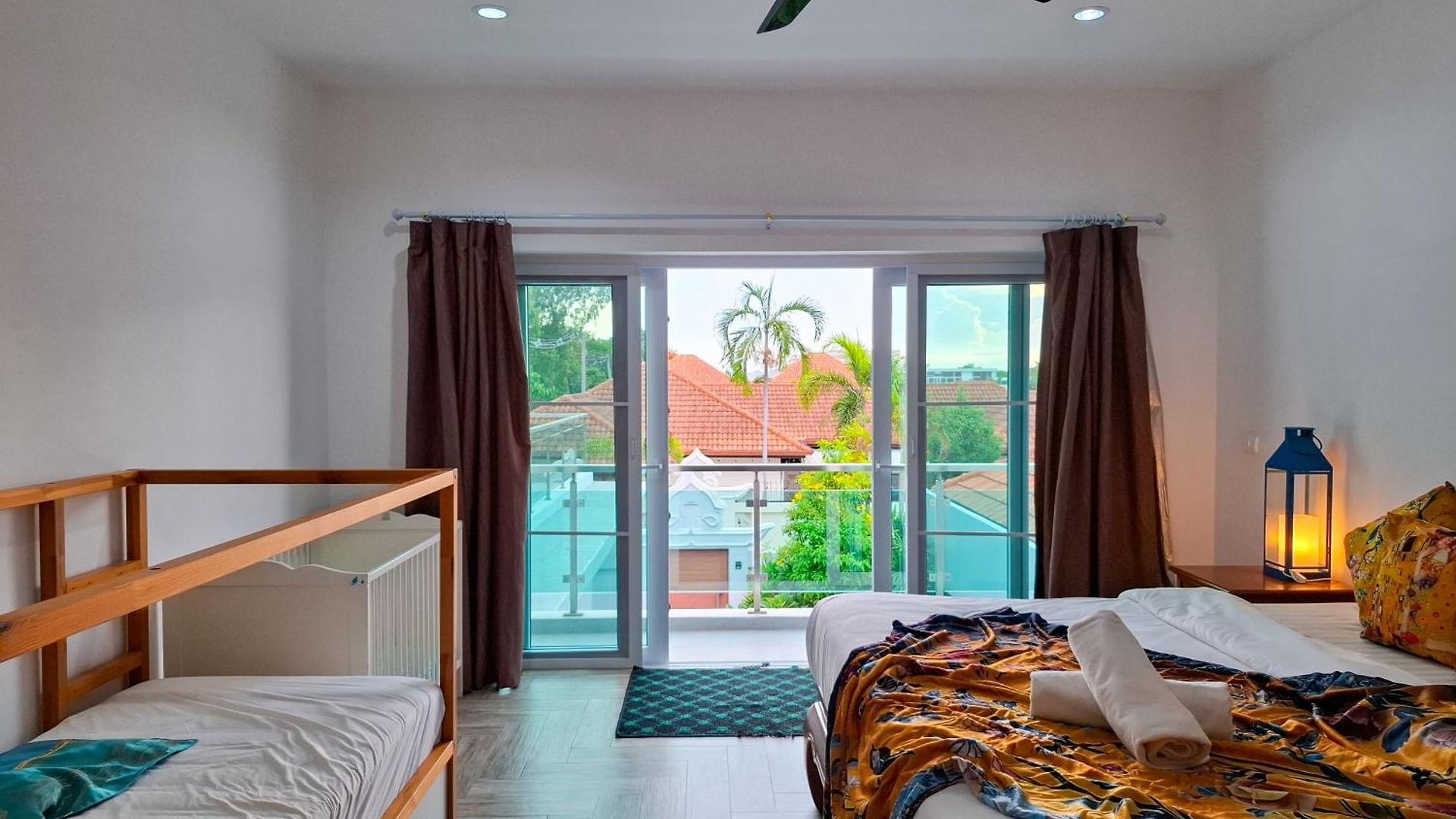 At 5 Mins Walk 3bdr Pool For Groups And Family Villa Pattaya