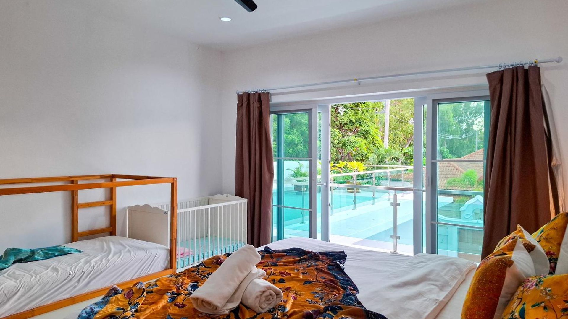 Villa At 5 Mins Walk 3bdr Pool For Groups And Family *