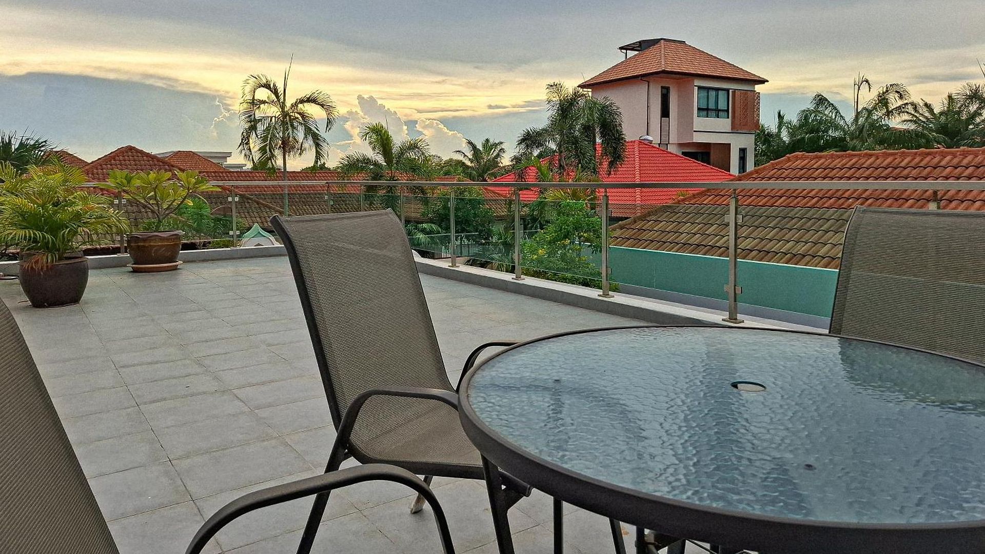 At 5 Mins Walk 3bdr Pool For Groups And Family Villa *