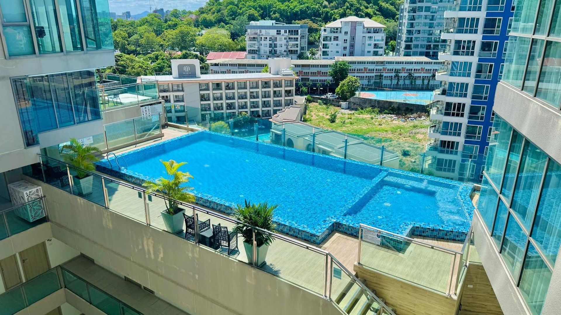 Cozy Ocean Hideaway 400m To & Fast Wi-fi อพาร์ทเม้น Pattaya
