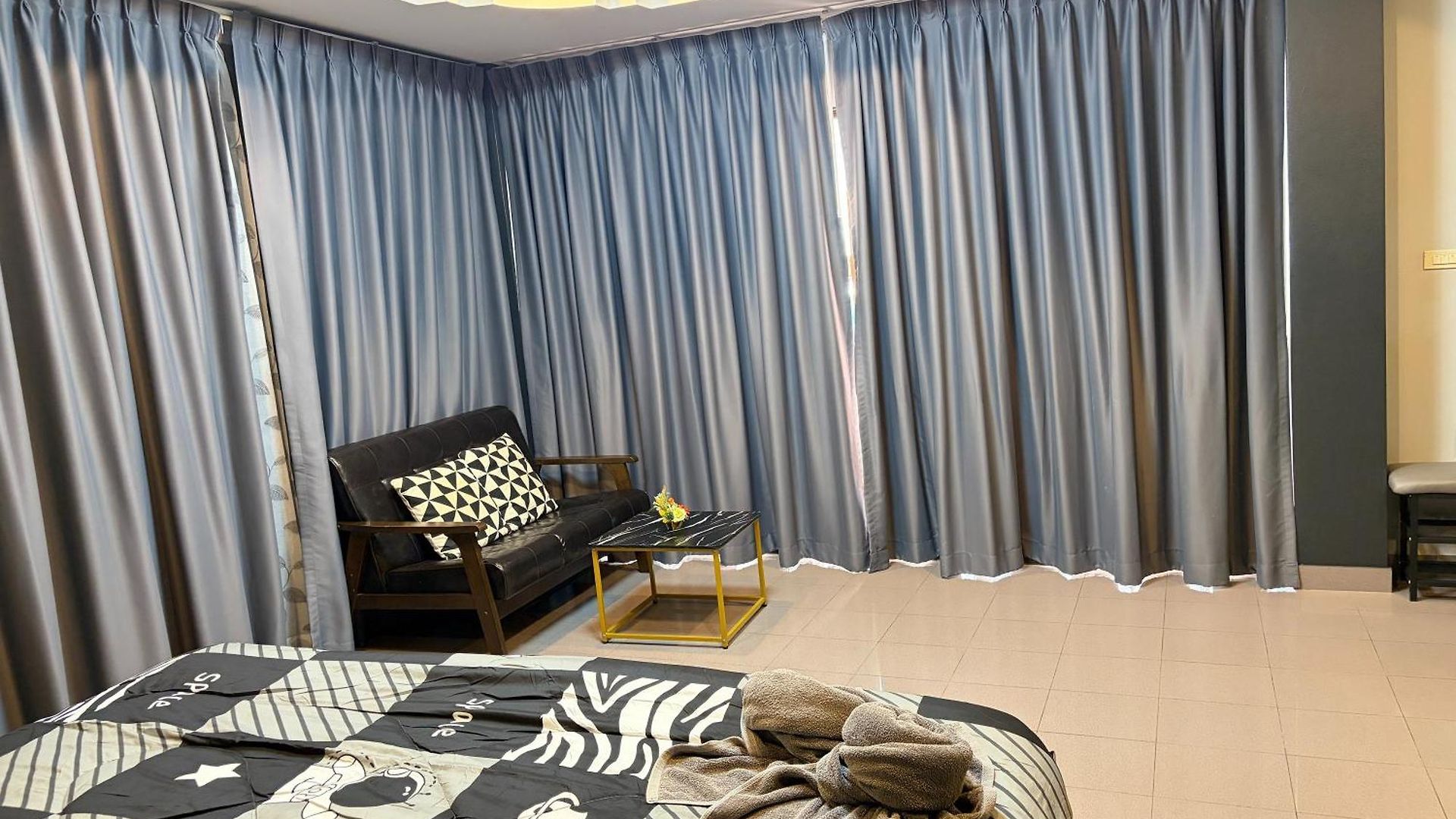 Marin House โฮมสเตย์ *