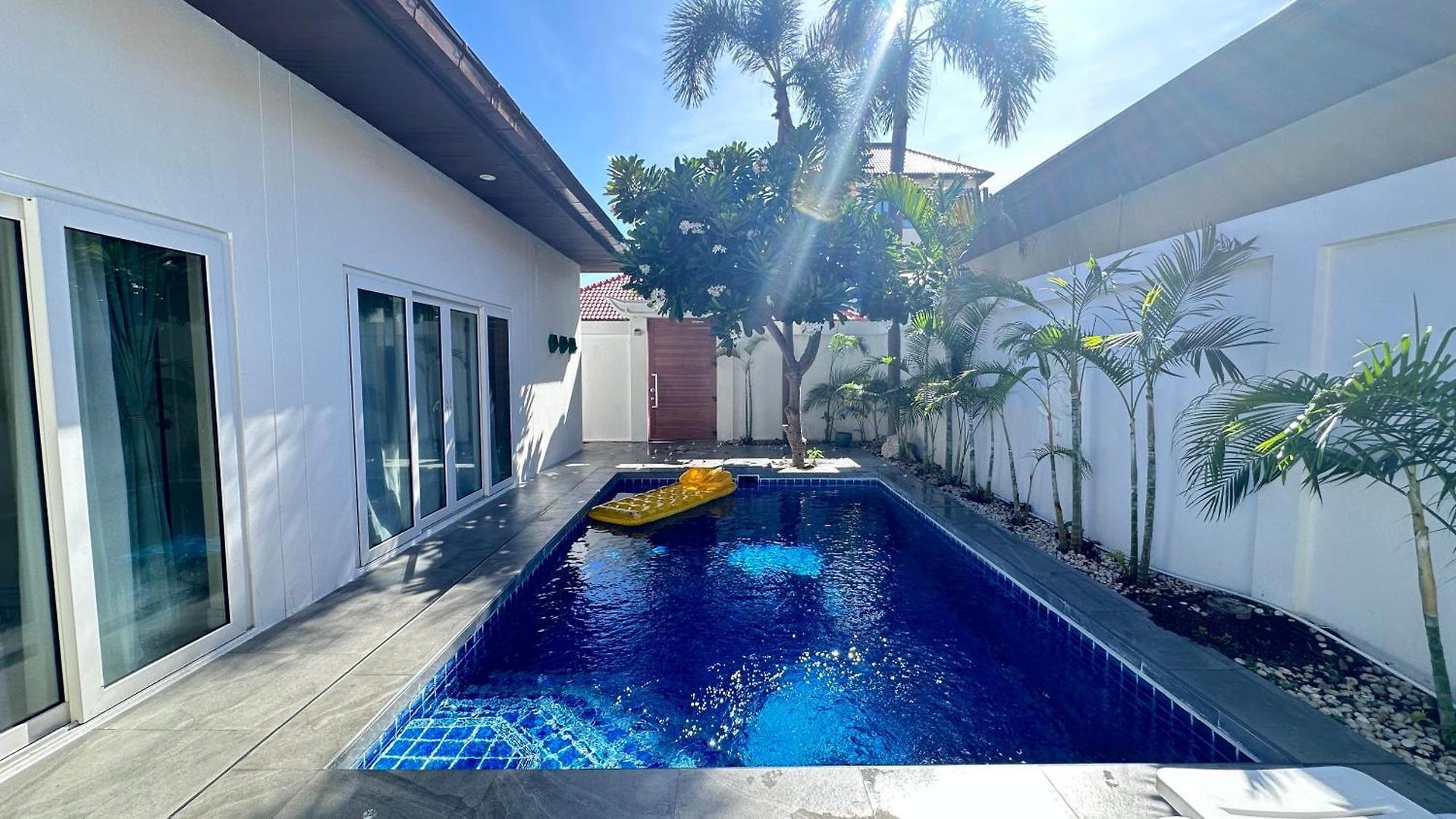 Majestic Pool Private