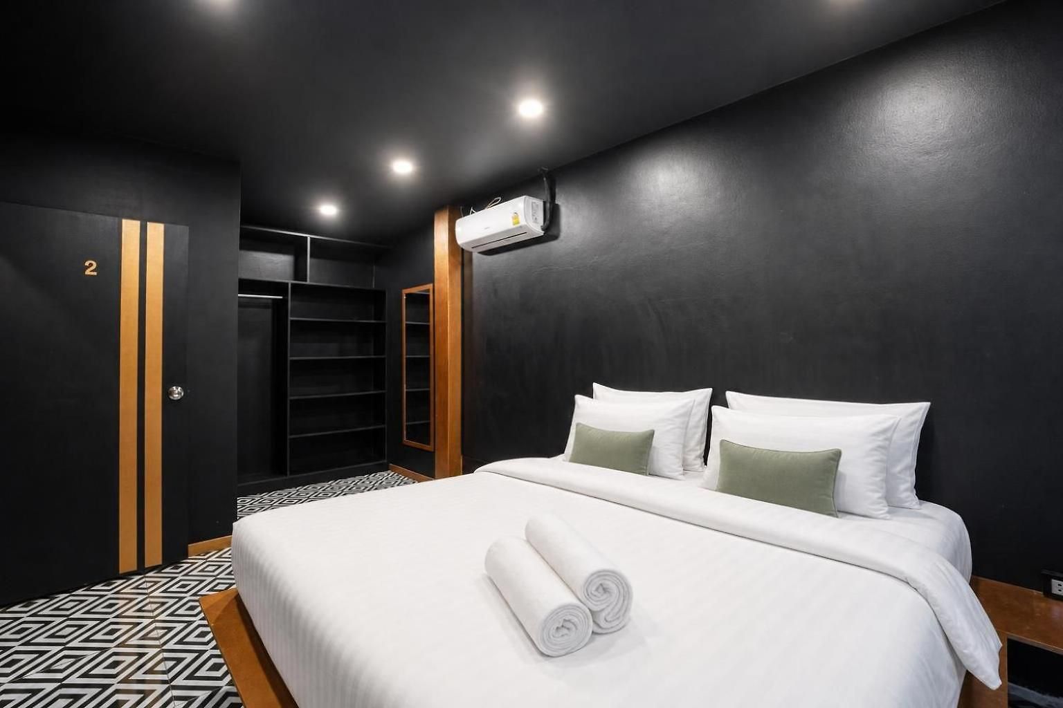 Buakhao Center 5 Bedroom วิลล่า