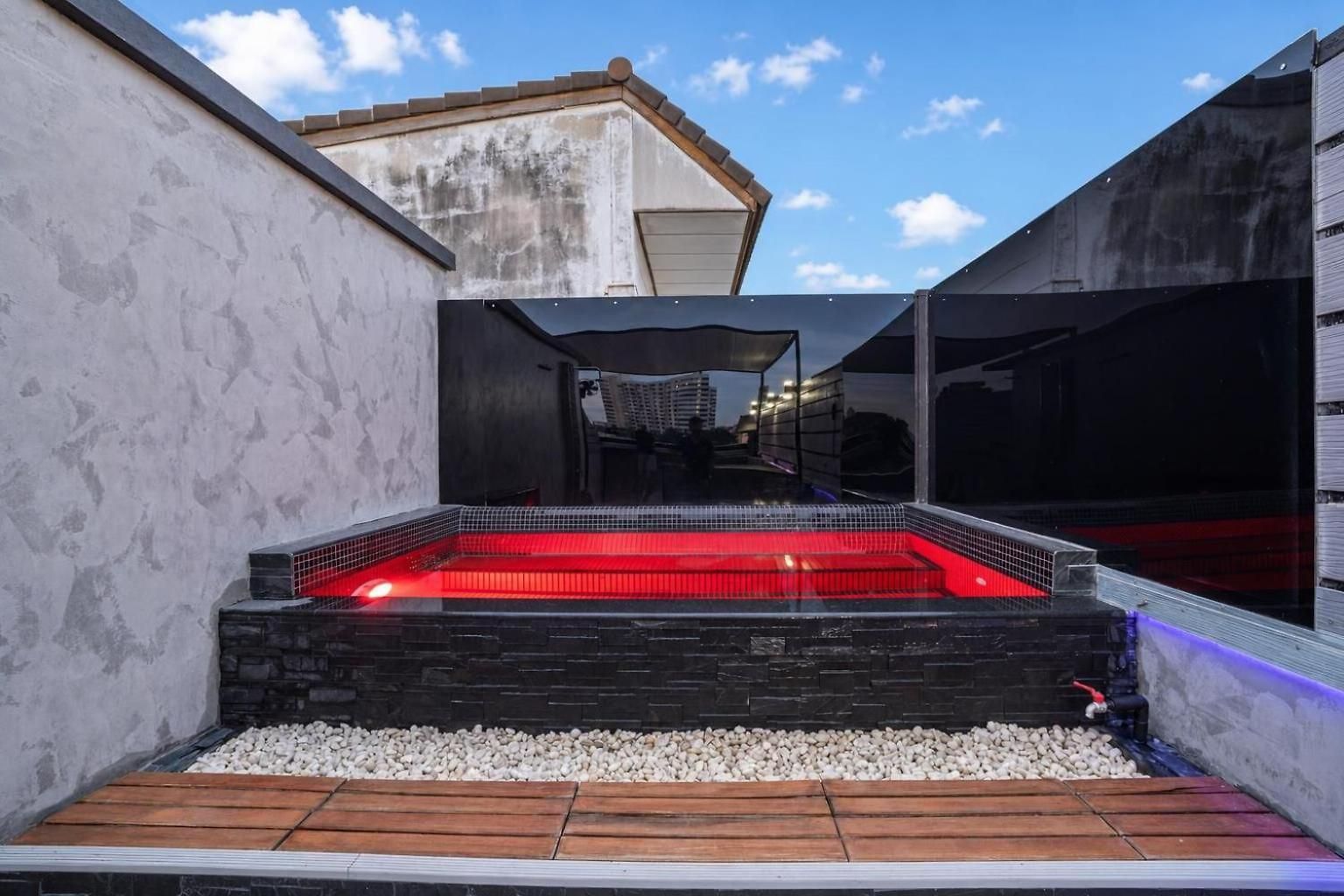 Buakhao Center 5 Bedroom วิลล่า *