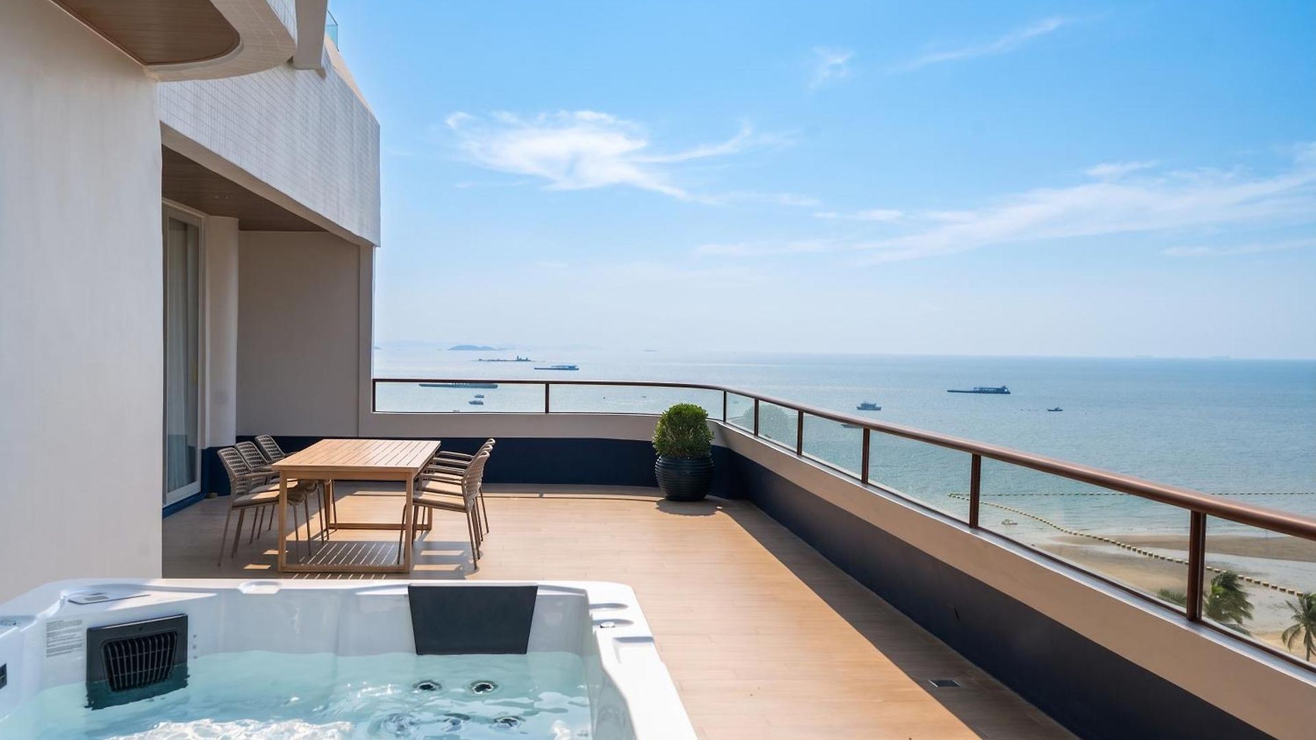 The Cruise 4*