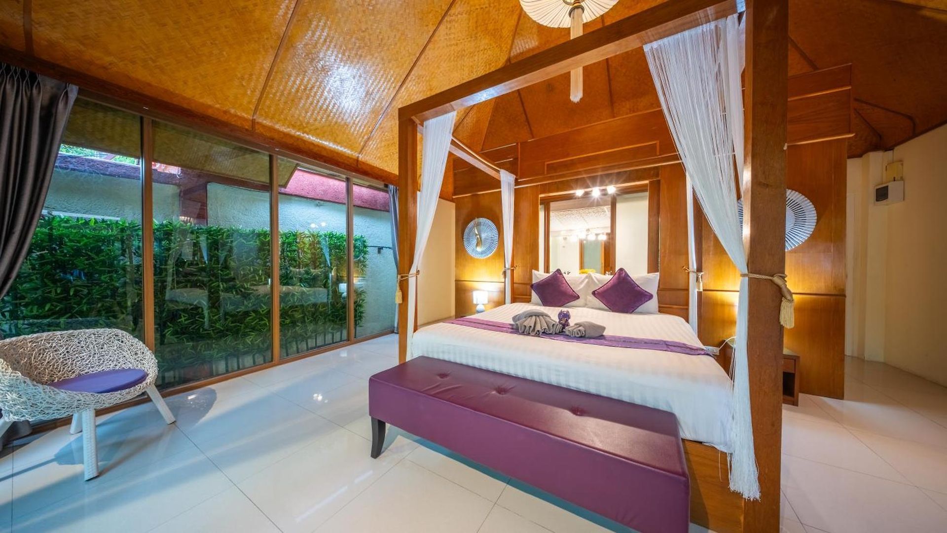I, Totally Private Pool อพาร์ทเม้น Pattaya