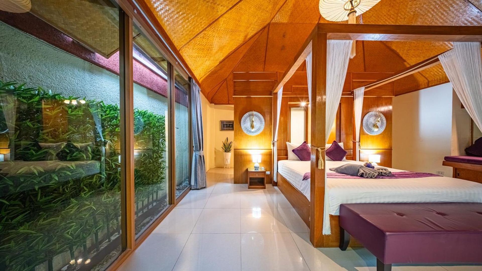 I, Totally Private Pool Pattaya