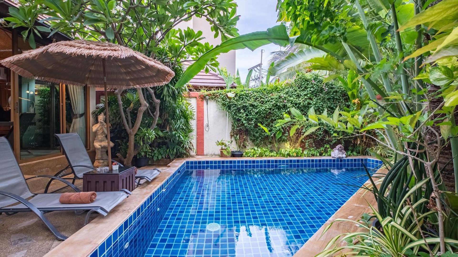 I, Totally Private Pool