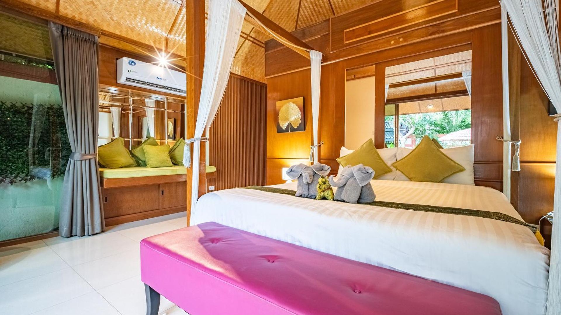 Iii, Totally Private Pool