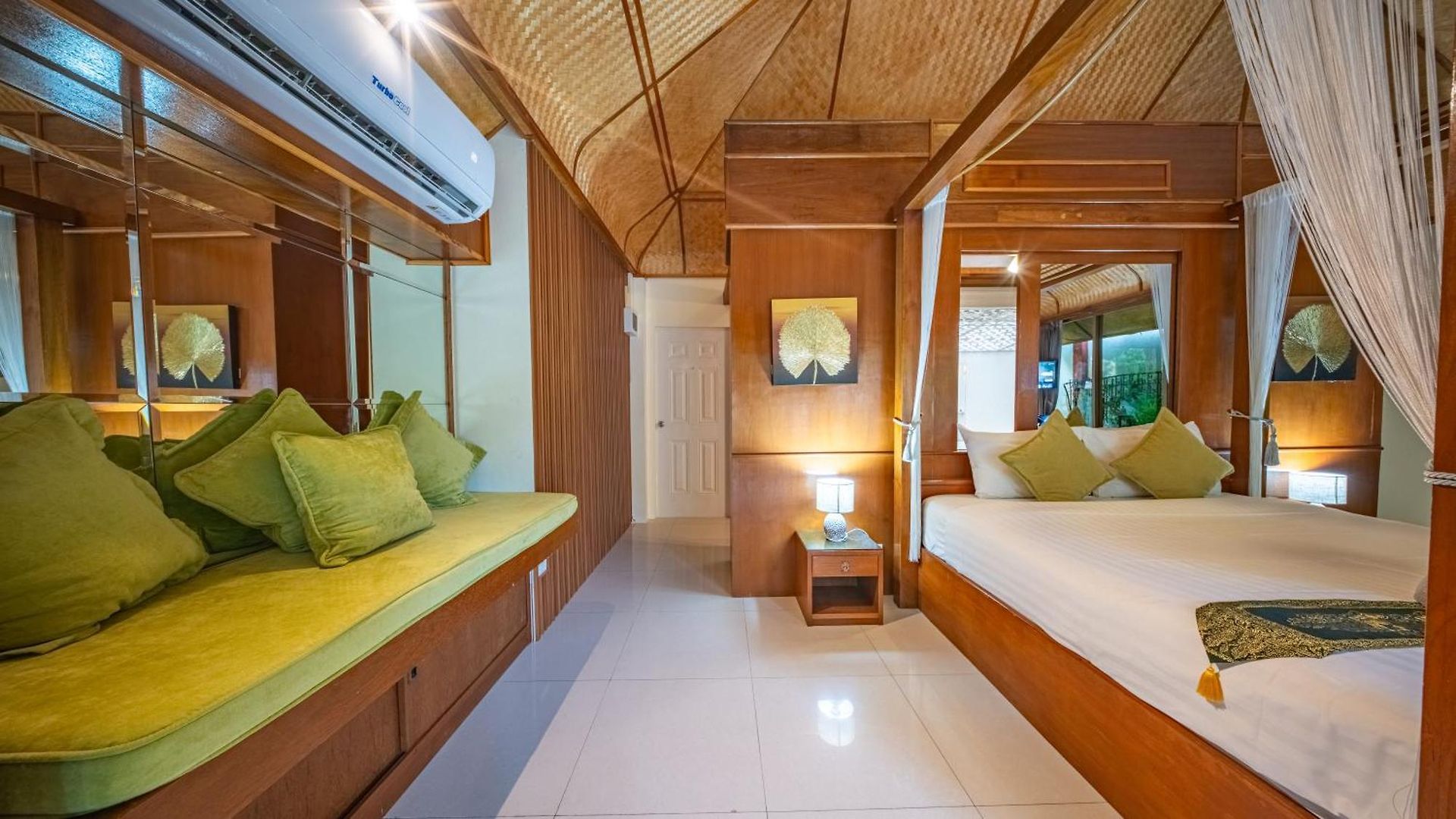 Iii, Totally Private Pool Pattaya