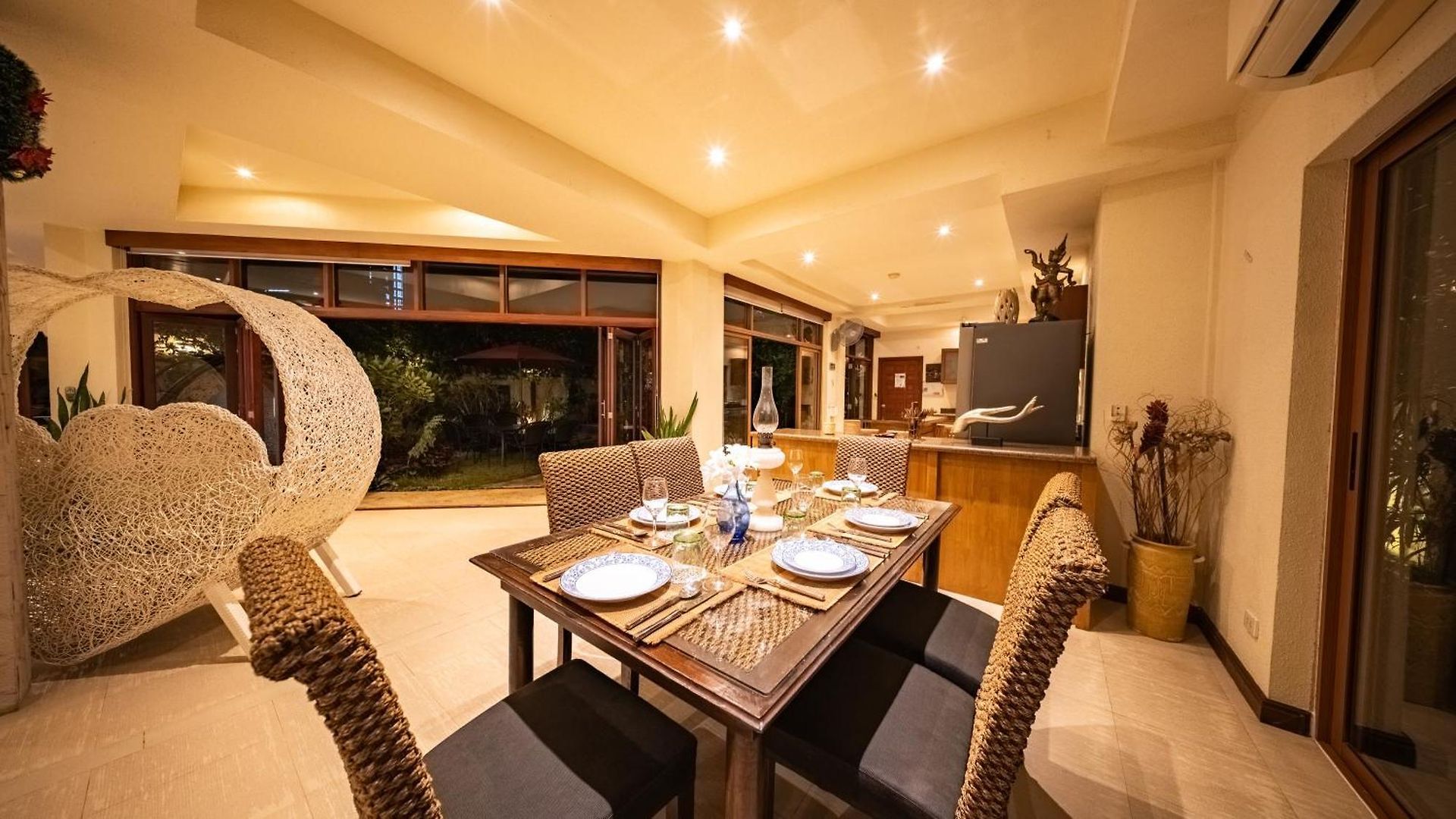 อพาร์ทเม้น Orchid House Pattaya, Totally Private Pool
