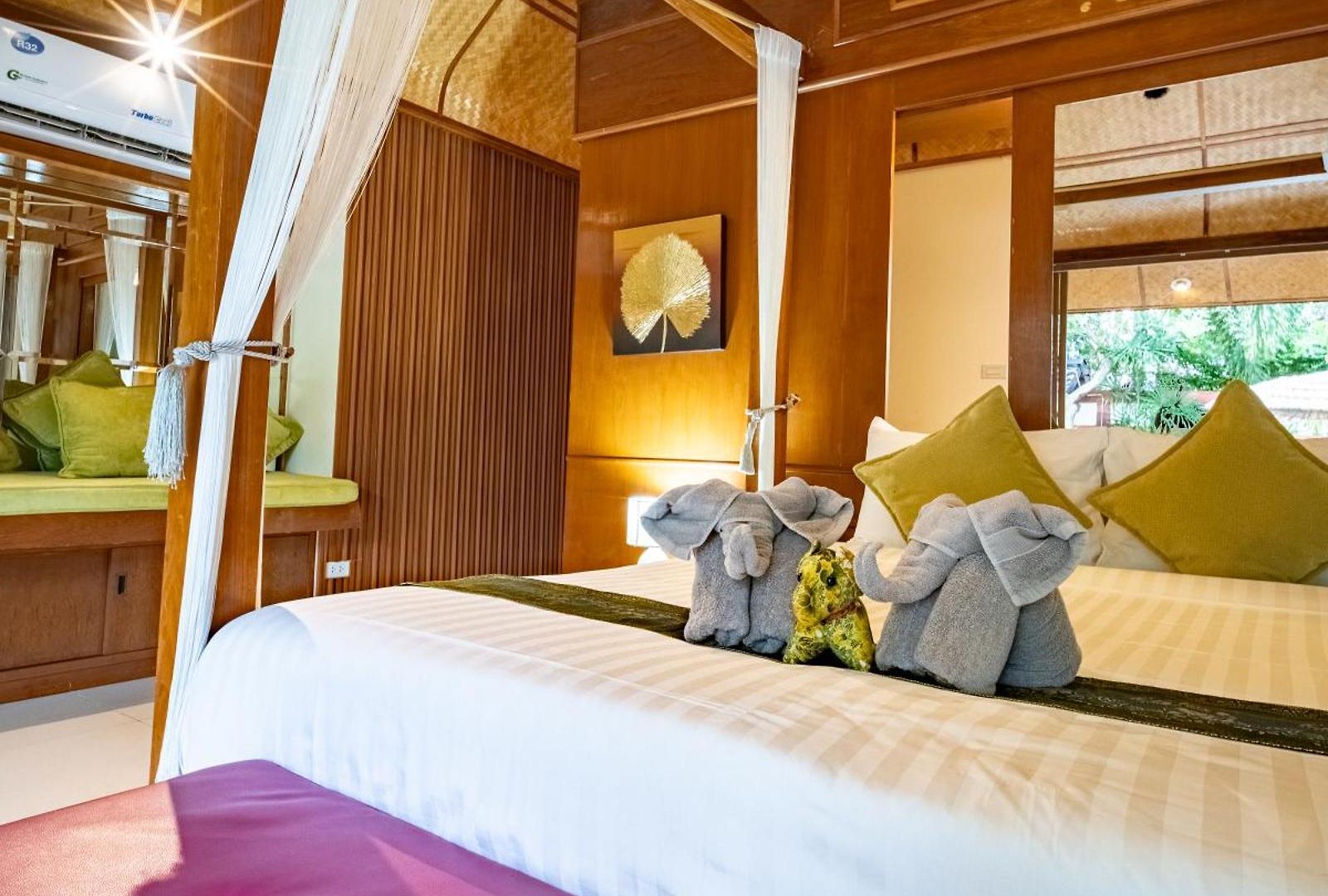 Iii, Totally Private Pool Pattaya