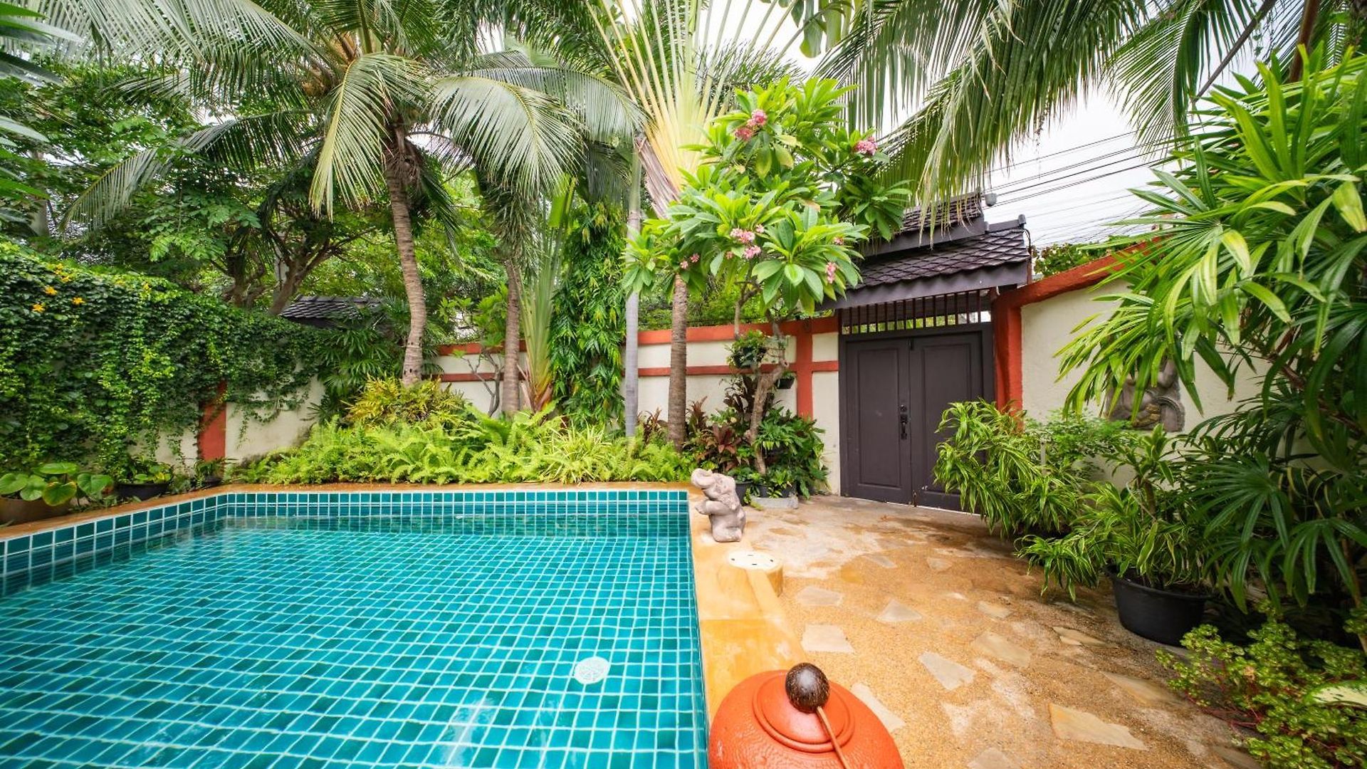 อพาร์ทเม้น Ii, Totally Private Pool Pattaya