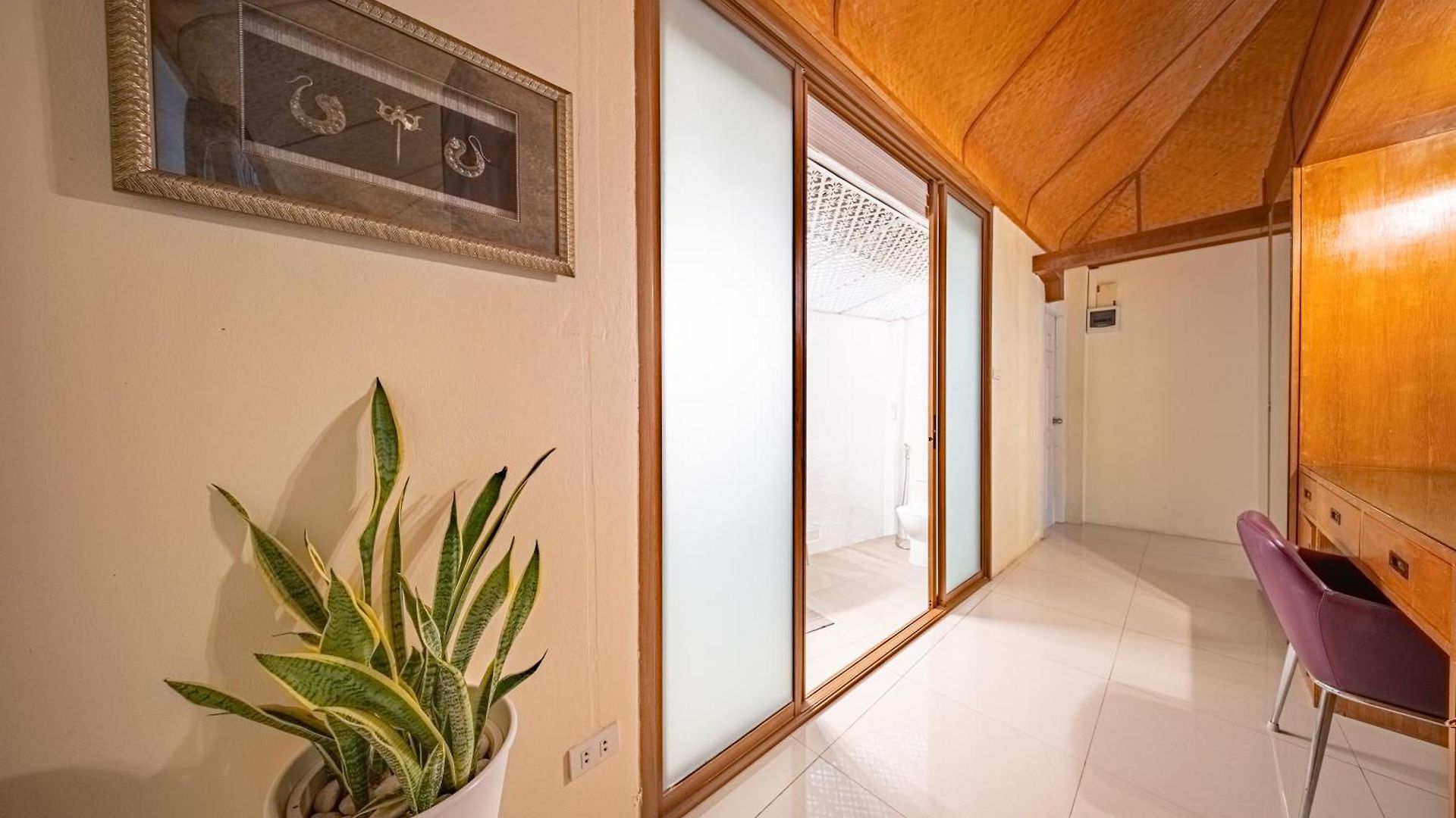 อพาร์ทเม้น I, Totally Private Pool *