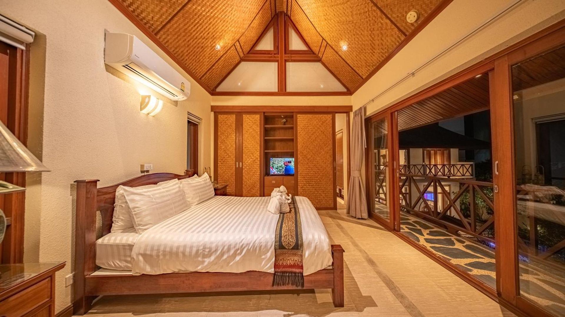 อพาร์ทเม้น Orchid House Pattaya, Totally Private Pool Pattaya
