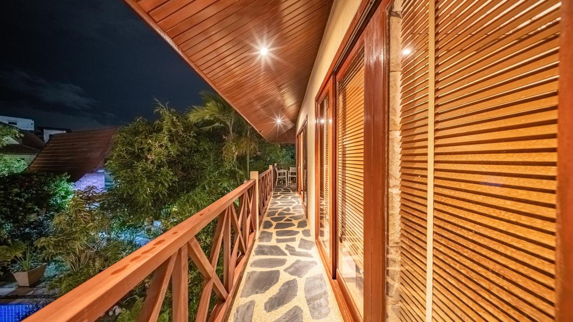 อพาร์ทเม้น Orchid House Pattaya, Totally Private Pool