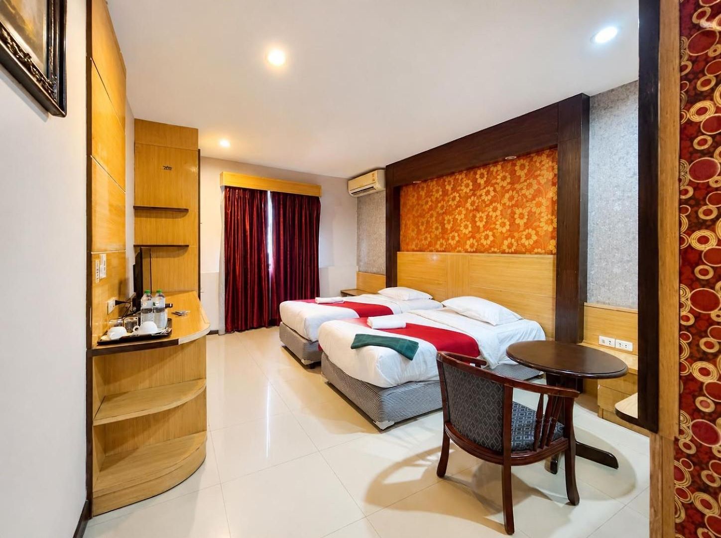 The Esse โรงแรม