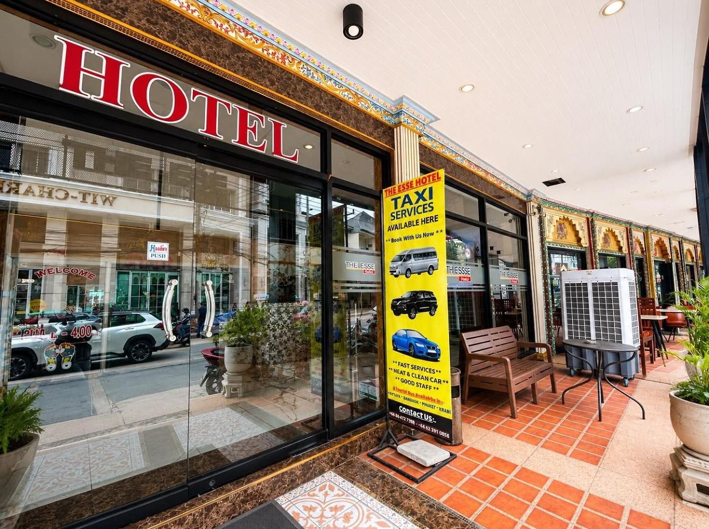 โรงแรม The Esse 3*