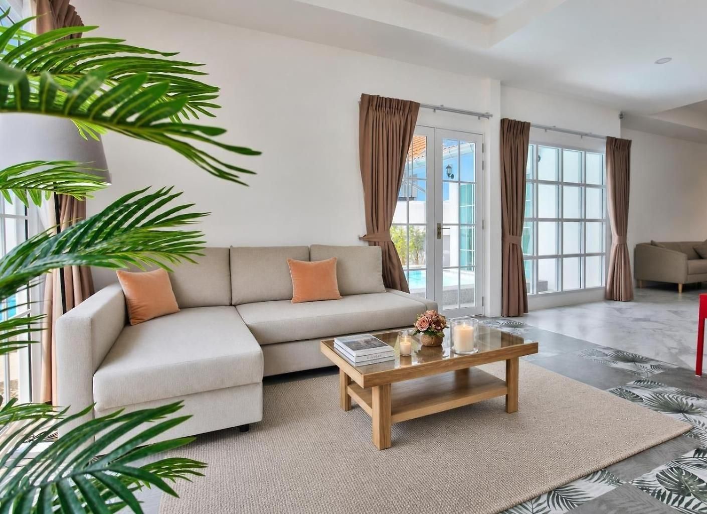 Luxury Pool Center C3- 3 Bedroom Pattaya