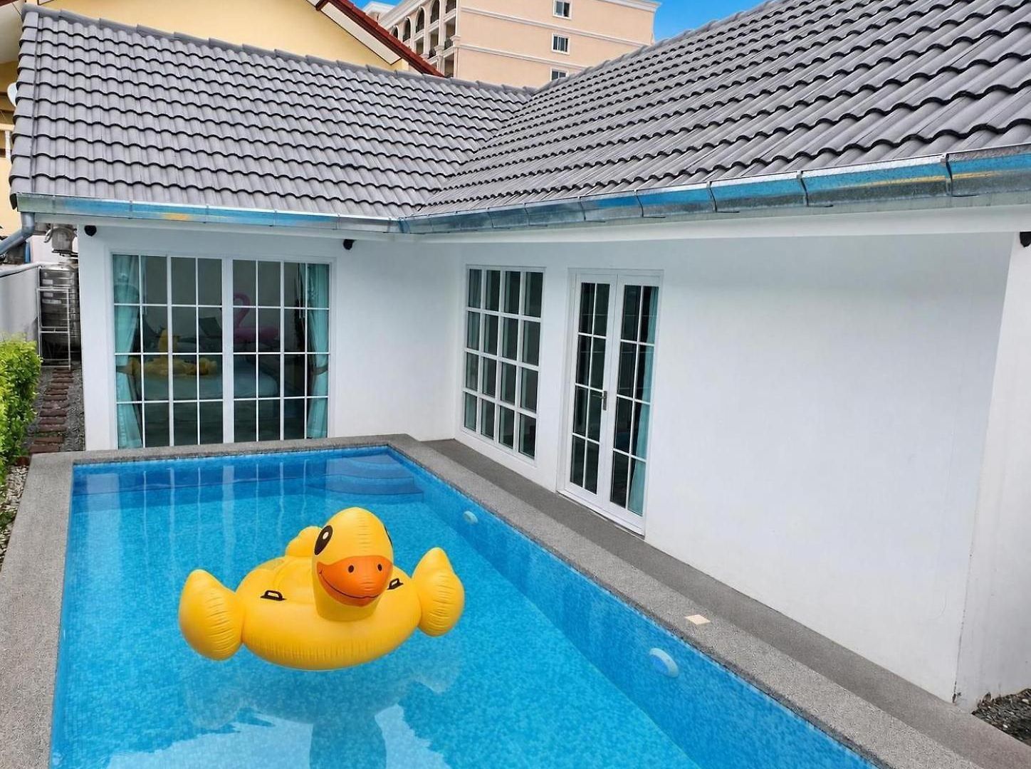 Luxury Pool Center C3- 3 Bedroom