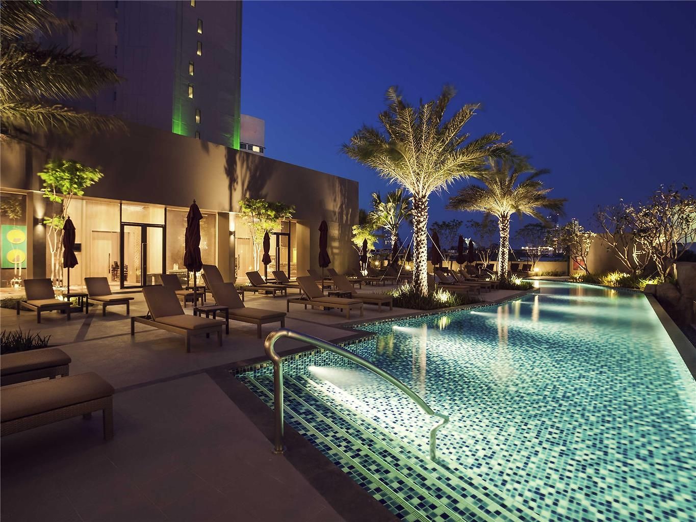 โรงแรม Mercure Ocean 4*