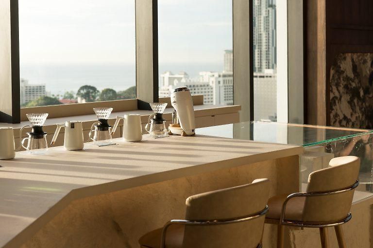 โรงแรม อาเบอร์ โฮเทล แอนด์ เรสซิเดนซ์