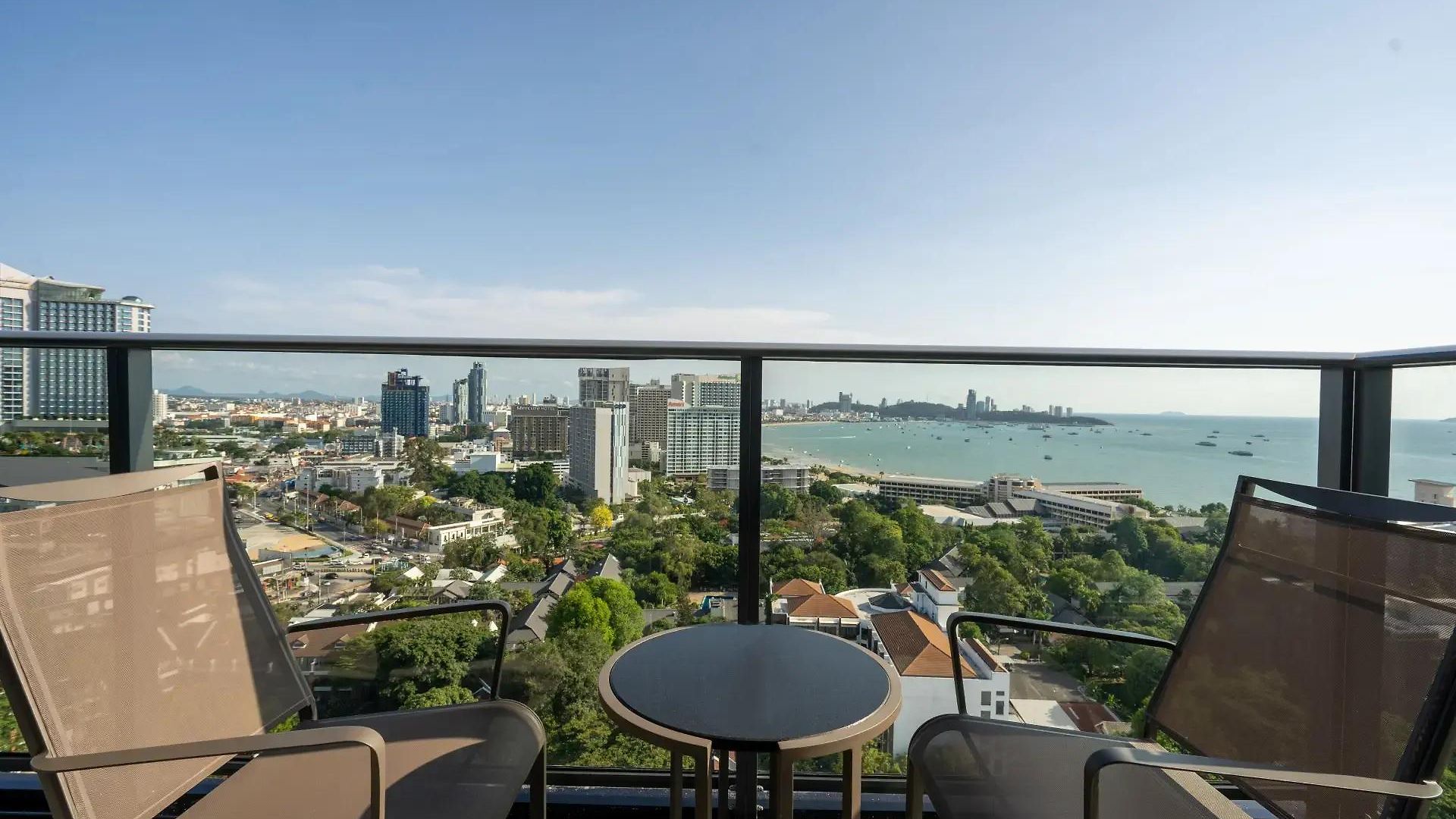 Grande Centre Point Space 5*