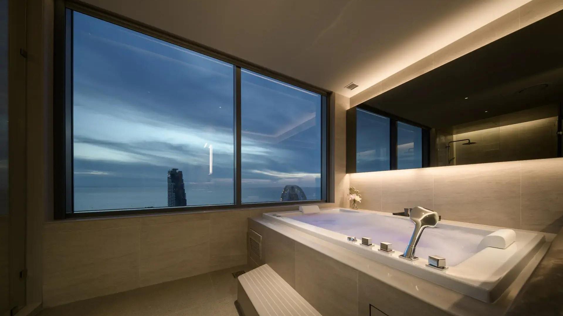 Grande Centre Point Space 5*