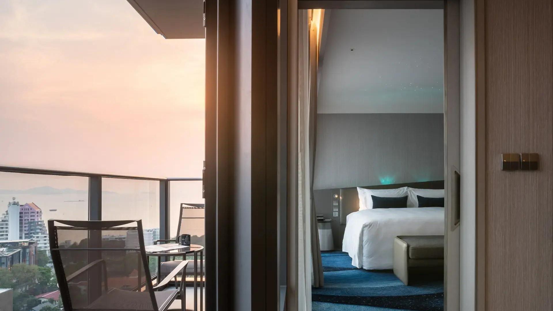 Hotel Grande Centre Point Space 5*