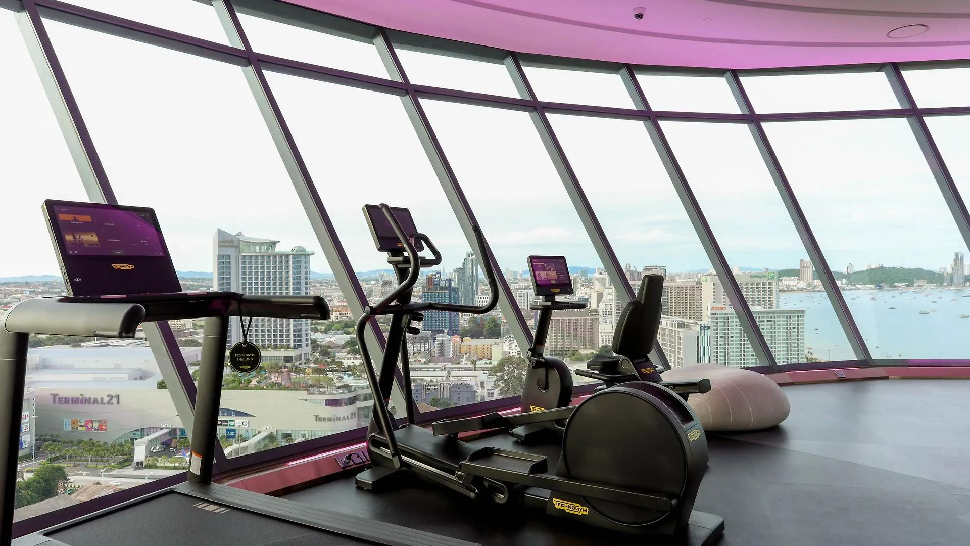 Grande Centre Point Space Hotel 5*