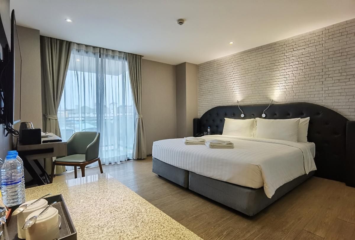 Hotel Citrus Grande By Compass Hospitality