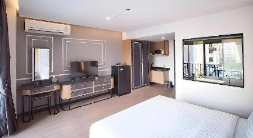 Sleep With Me Hotel