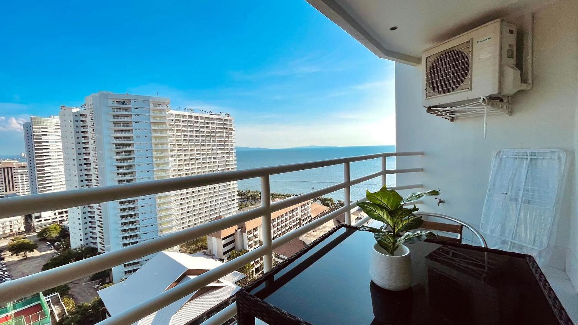 Beautiful Sea View Cozy * Pattaya