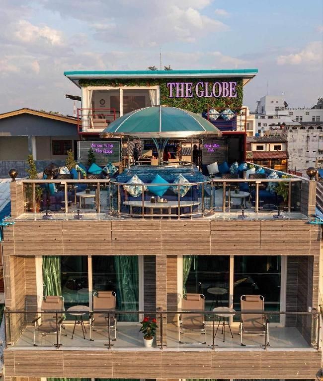 โรงแรม The Globe Hotel, Bar & Restaurant 3*