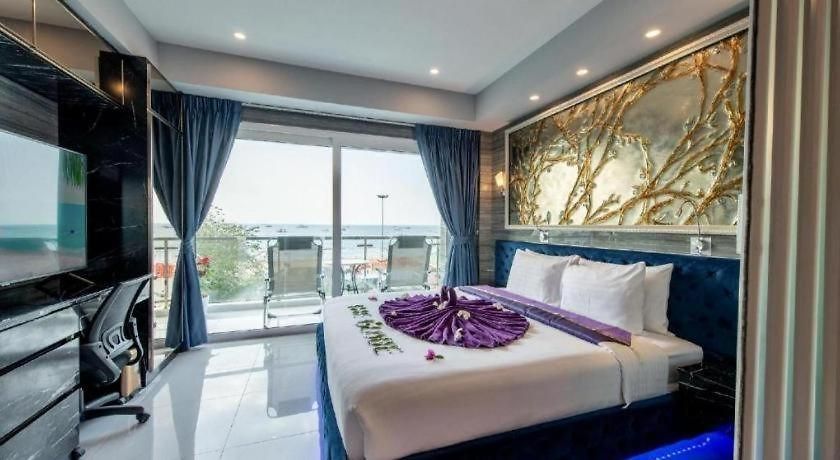 The Globe Hotel, Bar & Restaurant Hotel